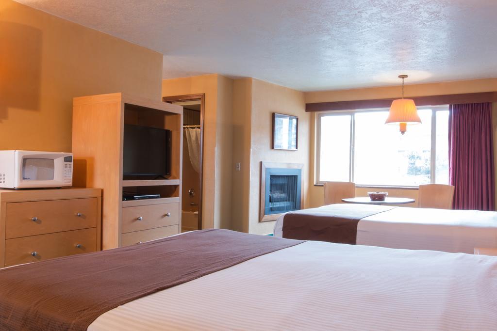 Hi Tide Oceanfront Inn Сисайд Экстерьер фото