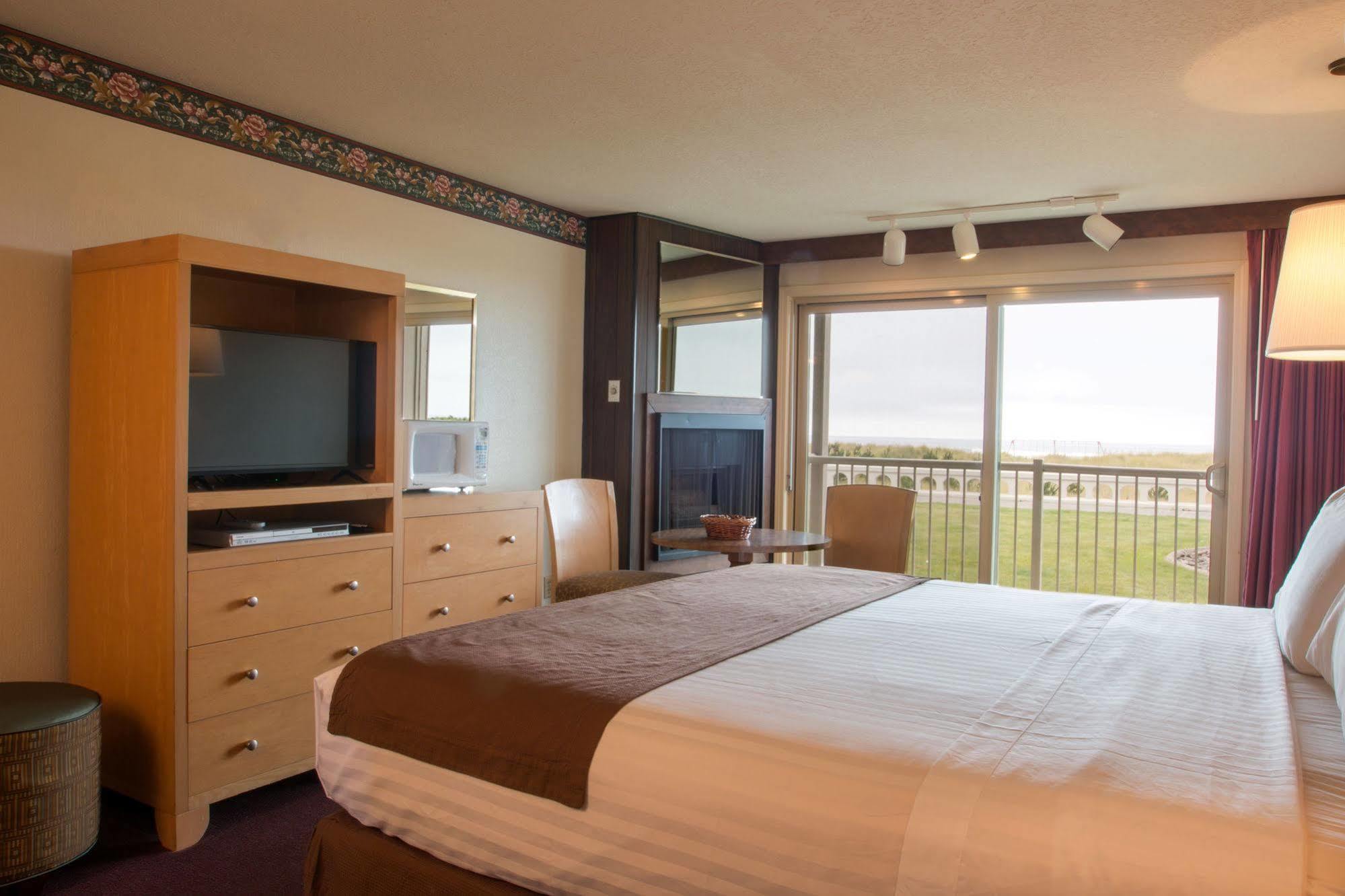 Hi Tide Oceanfront Inn Сисайд Экстерьер фото